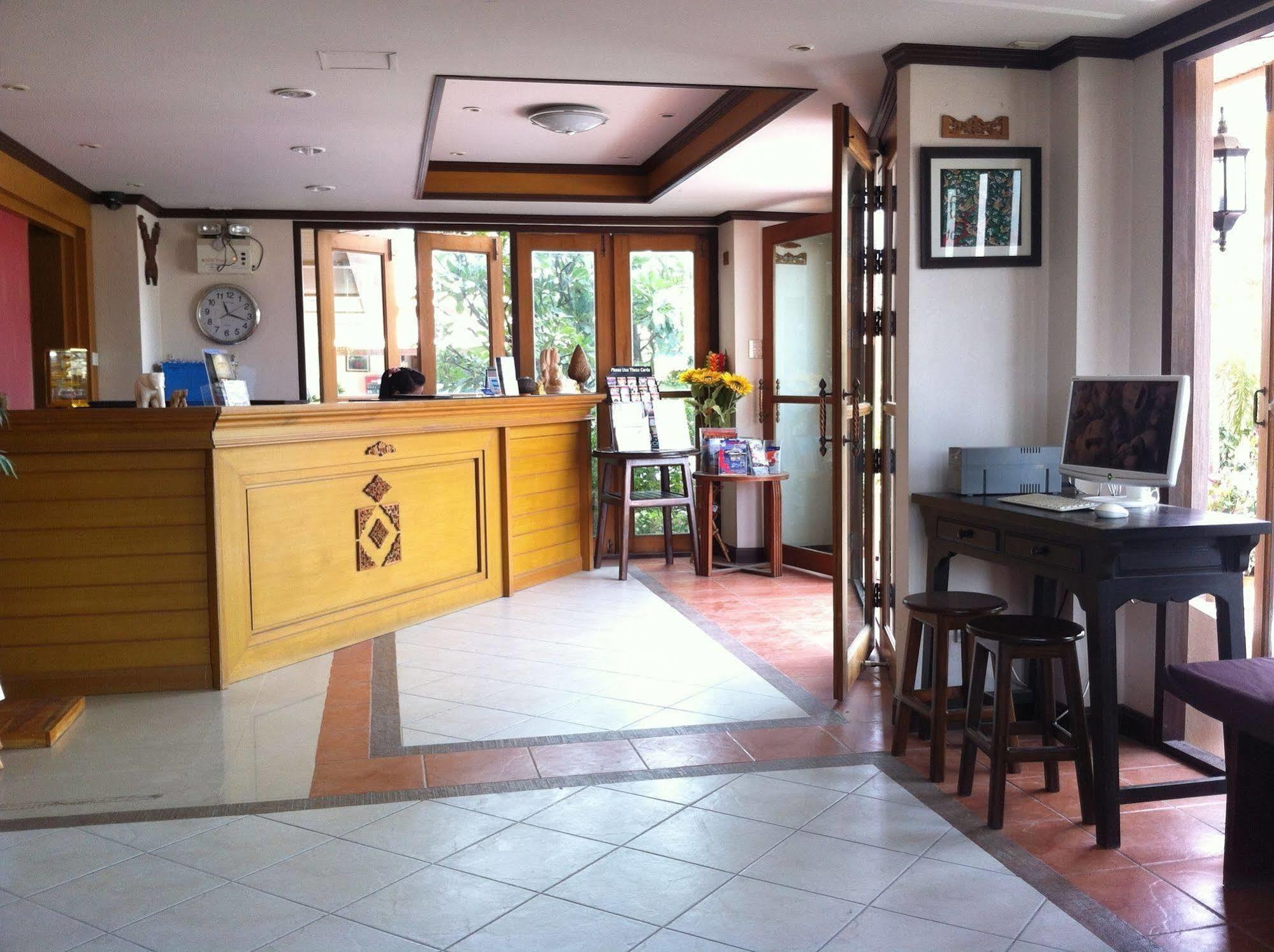 Narawan Hotel, HHQ Exterior foto